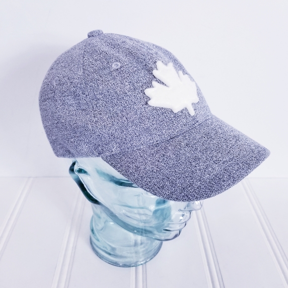 Roots Accessories Roots Canada Maple Leaf Gray Fleece Baseball Cap